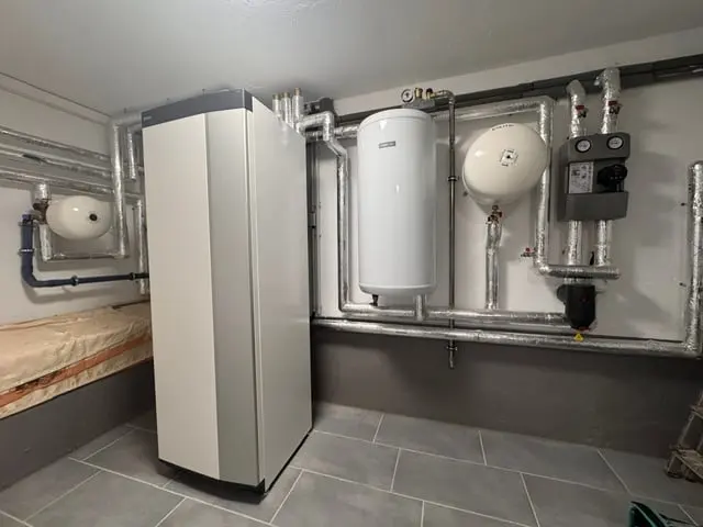 Heizraum mit Wärmepumpe aufgewertet