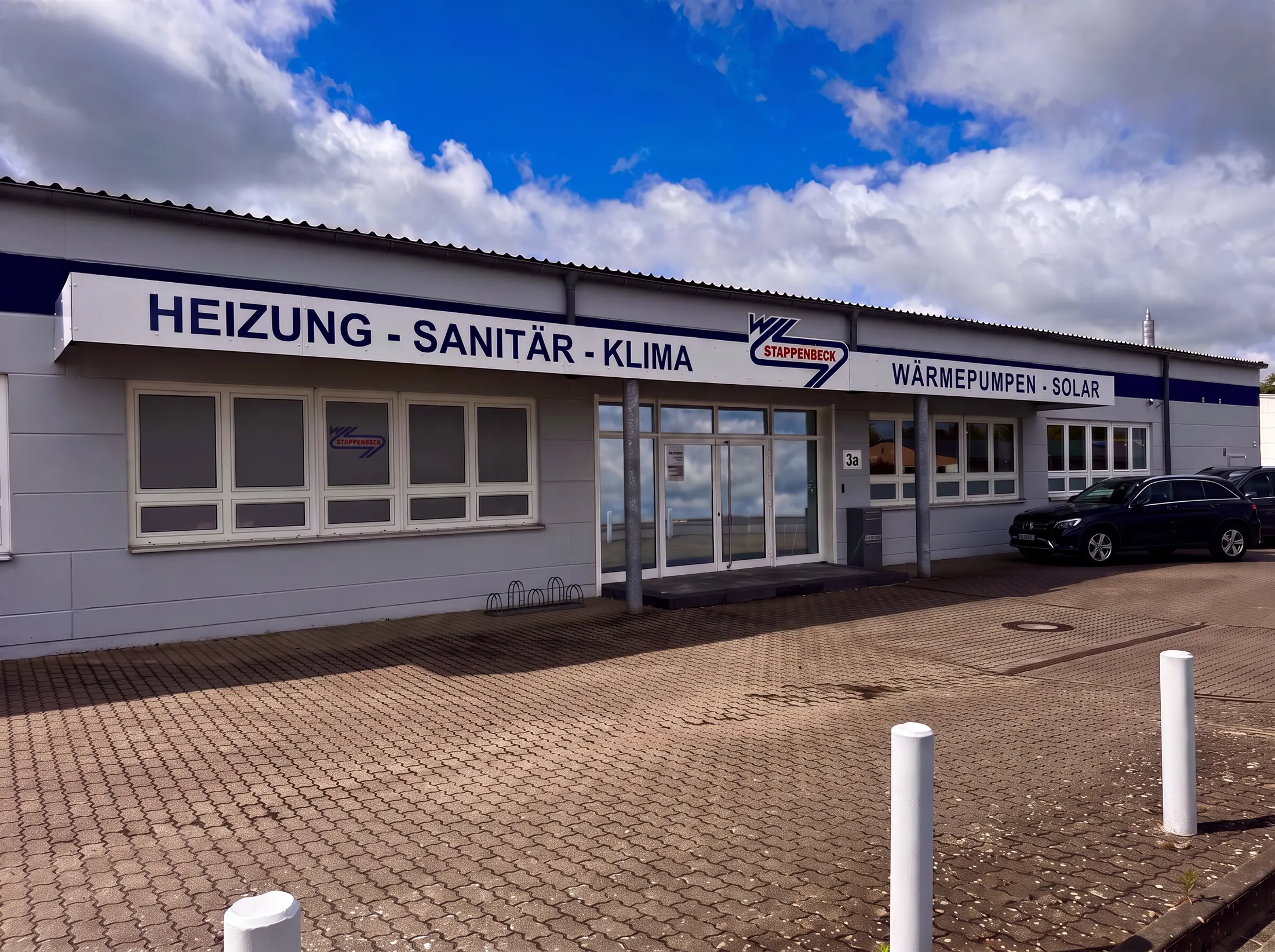 Das Stappenbeck-Firmengebäude am Grünen Weg von vorne